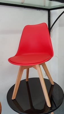 Ghế cà phê nhựa chân gỗ màu đỏ GCF01