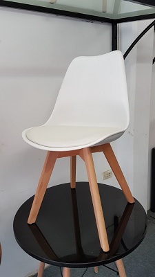 Ghế cà phê nhựa chân gỗ màu trắng GCF01