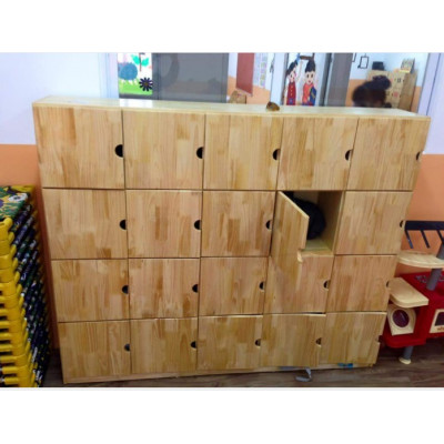 Tủ đựng ba lô cho bé bằng gỗ TMN01